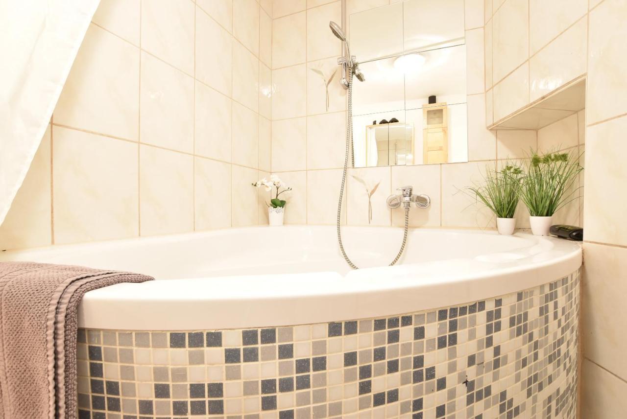 Huge Apartment In Awesome Location With Parking Інсбрук Екстер'єр фото