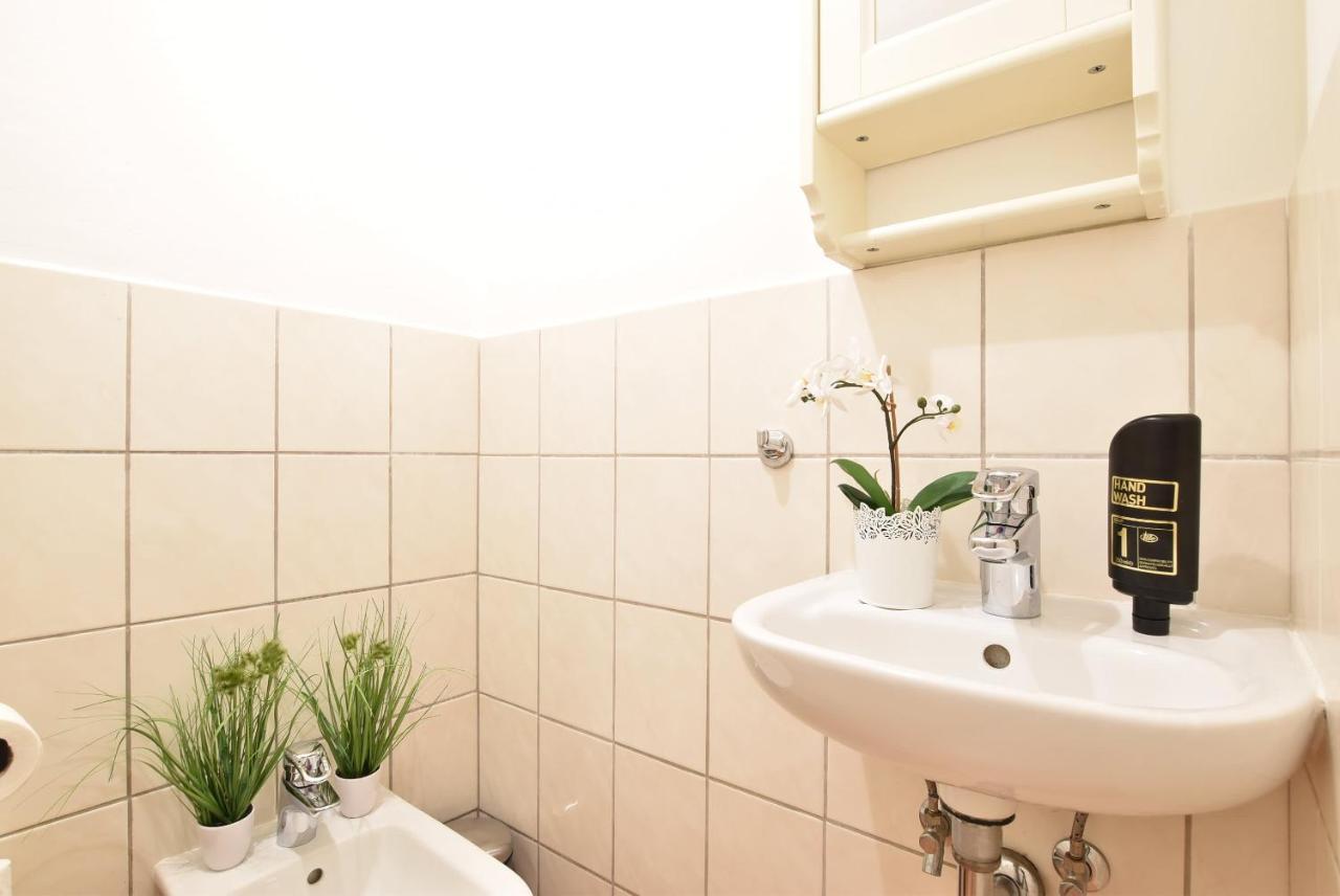 Huge Apartment In Awesome Location With Parking Інсбрук Екстер'єр фото